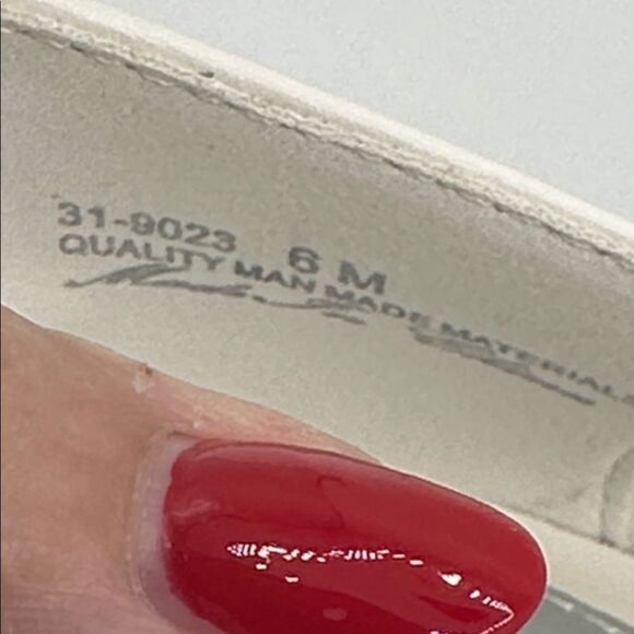 Easy Street Women's Ansen Pointed Toe Pumps Size 6 6M NIB - Picture 13 of 13